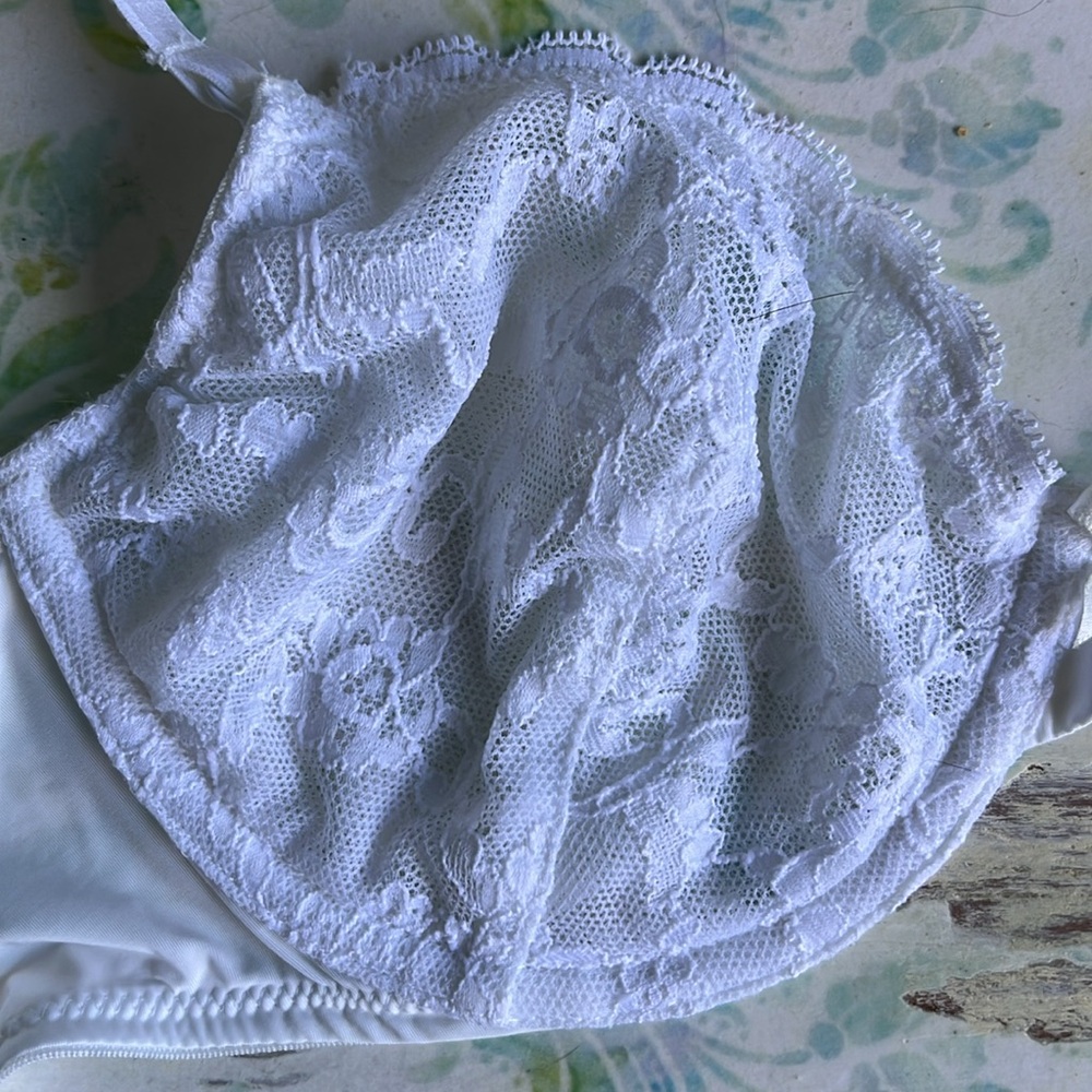 VS Unlined Demi Lace Bra White 34C - Picture 2 of 6